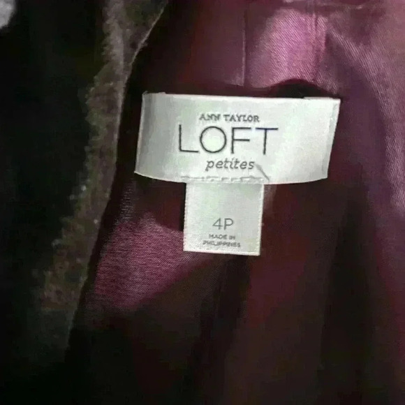 Stunning velvet blazer- Eggplant aubergine color with matching lining size 4 P - Picture 2 of 6